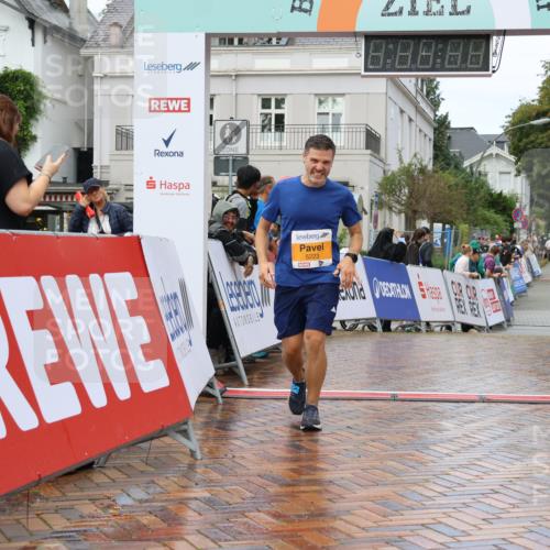 31.08.2025 - 21. Blankeneser Heldenlauf Strokosch-Dieckow http://msf.ph/oto/8703086 31.08.2025 13:12:24 Ziel 5223, 5221 meine-sportfotos.de