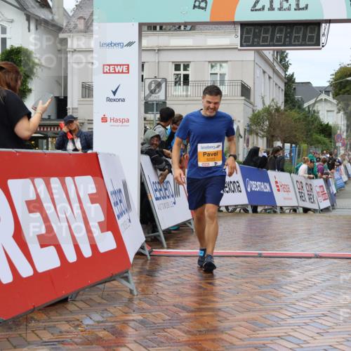 31.08.2025 - 21. Blankeneser Heldenlauf Strokosch-Dieckow http://msf.ph/oto/8703088 31.08.2025 13:12:24 Ziel 5223, 5221 meine-sportfotos.de