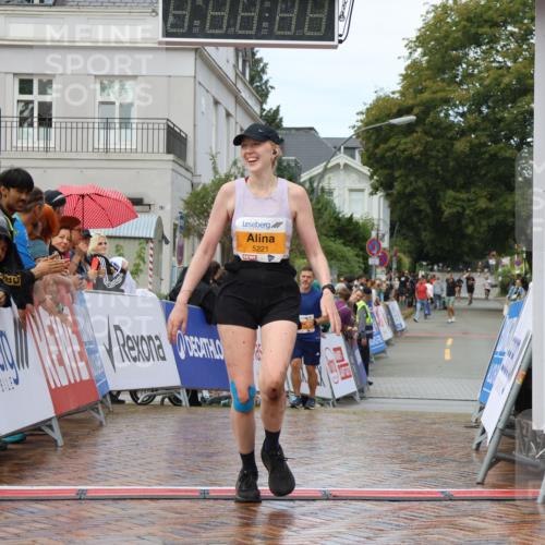 31.08.2025 - 21. Blankeneser Heldenlauf Strokosch-Dieckow http://msf.ph/oto/8703101 31.08.2025 13:12:17 Ziel 5221 meine-sportfotos.de