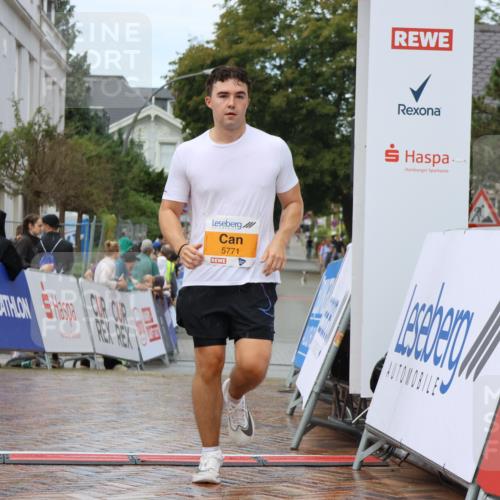 31.08.2025 - 21. Blankeneser Heldenlauf Strokosch-Dieckow http://msf.ph/oto/8703113 31.08.2025 13:11:58 Ziel 5516, 5771 meine-sportfotos.de