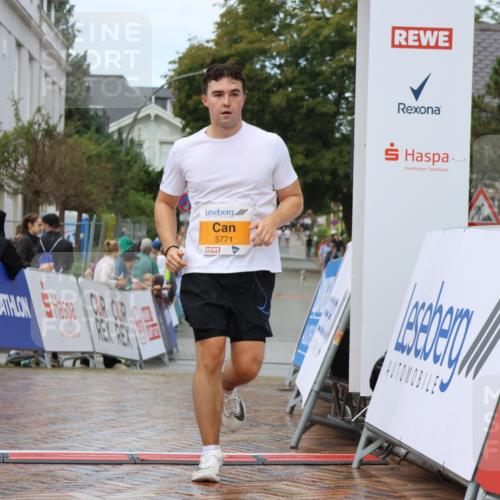 31.08.2025 - 21. Blankeneser Heldenlauf Strokosch-Dieckow http://msf.ph/oto/8703114 31.08.2025 13:11:58 Ziel 5516, 5771 meine-sportfotos.de