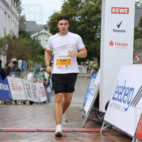 31.08.2025 - 21. Blankeneser Heldenlauf Strokosch-Dieckow http://msf.ph/oto/8703115 31.08.2025 13:11:58 Ziel 5516, 5771 meine-sportfotos.de