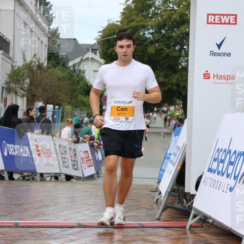 31.08.2025 - 21. Blankeneser Heldenlauf Strokosch-Dieckow http://msf.ph/oto/8703117 31.08.2025 13:11:58 Ziel 5516, 5771 meine-sportfotos.de