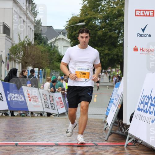 31.08.2025 - 21. Blankeneser Heldenlauf Strokosch-Dieckow http://msf.ph/oto/8703120 31.08.2025 13:11:58 Ziel 5516, 5771 meine-sportfotos.de