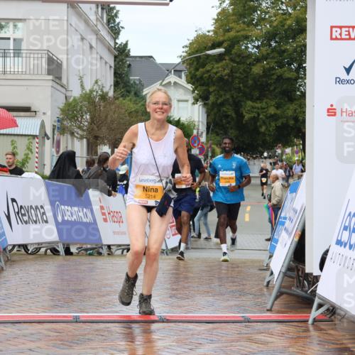 31.08.2025 - 21. Blankeneser Heldenlauf Strokosch-Dieckow http://msf.ph/oto/8703140 31.08.2025 13:11:37 Ziel 5249, 5248, 5214 meine-sportfotos.de