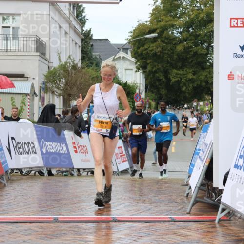 31.08.2025 - 21. Blankeneser Heldenlauf Strokosch-Dieckow http://msf.ph/oto/8703148 31.08.2025 13:11:37 Ziel 5249, 5248, 5214 meine-sportfotos.de