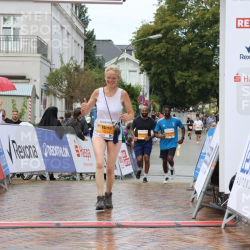 31.08.2025 - 21. Blankeneser Heldenlauf Strokosch-Dieckow http://msf.ph/oto/8703149 31.08.2025 13:11:37 Ziel 5249, 5248, 5214 meine-sportfotos.de