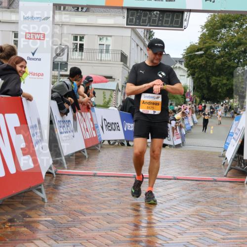 31.08.2025 - 21. Blankeneser Heldenlauf Strokosch-Dieckow http://msf.ph/oto/8703164 31.08.2025 13:11:16 Ziel 5475, 5725, 5354 meine-sportfotos.de