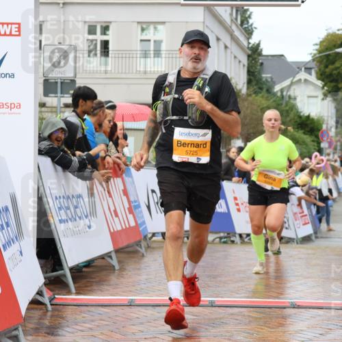 31.08.2025 - 21. Blankeneser Heldenlauf Strokosch-Dieckow http://msf.ph/oto/8703165 31.08.2025 13:11:12 Ziel 5475, 5473, 5725, 5354 meine-sportfotos.de