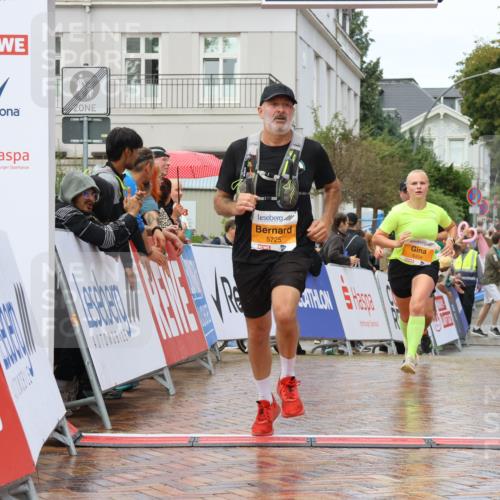 31.08.2025 - 21. Blankeneser Heldenlauf Strokosch-Dieckow http://msf.ph/oto/8703172 31.08.2025 13:11:12 Ziel 5475, 5473, 5725, 5354 meine-sportfotos.de