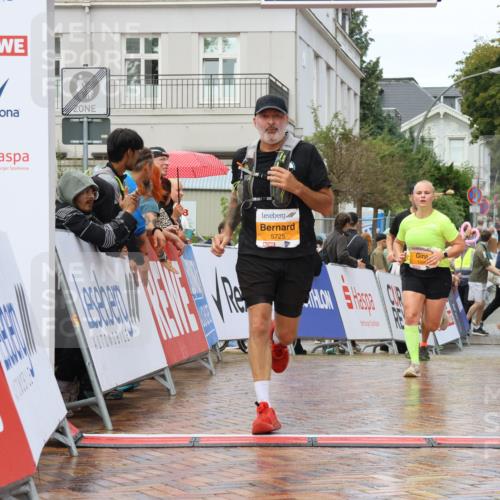 31.08.2025 - 21. Blankeneser Heldenlauf Strokosch-Dieckow http://msf.ph/oto/8703175 31.08.2025 13:11:11 Ziel 5475, 5473, 5725, 5354 meine-sportfotos.de