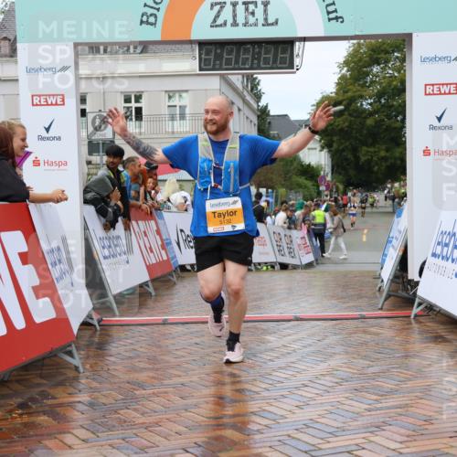 31.08.2025 - 21. Blankeneser Heldenlauf Strokosch-Dieckow http://msf.ph/oto/8703205 31.08.2025 13:10:50 Ziel 5306, 5132 meine-sportfotos.de