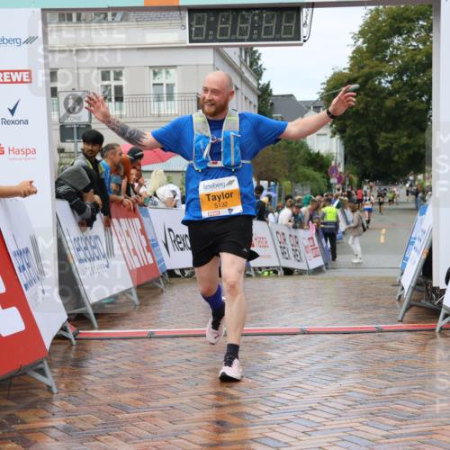 31.08.2025 - 21. Blankeneser Heldenlauf Strokosch-Dieckow http://msf.ph/oto/8703207 31.08.2025 13:10:50 Ziel 5306, 5132 meine-sportfotos.de
