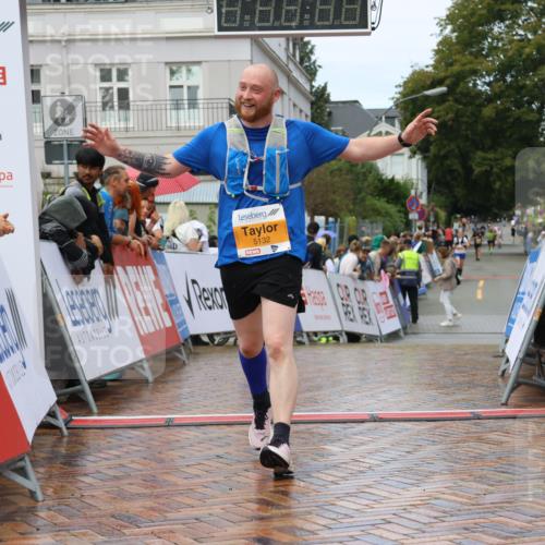 31.08.2025 - 21. Blankeneser Heldenlauf Strokosch-Dieckow http://msf.ph/oto/8703208 31.08.2025 13:10:50 Ziel 5306, 5132 meine-sportfotos.de