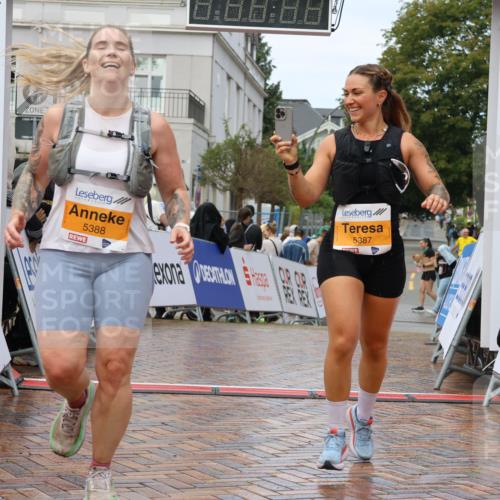 31.08.2025 - 21. Blankeneser Heldenlauf Strokosch-Dieckow http://msf.ph/oto/8703248 31.08.2025 13:09:16 Ziel 5388, 5387 meine-sportfotos.de