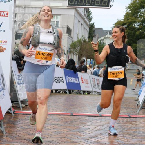 31.08.2025 - 21. Blankeneser Heldenlauf Strokosch-Dieckow http://msf.ph/oto/8703250 31.08.2025 13:09:15 Ziel 5388, 5387 meine-sportfotos.de