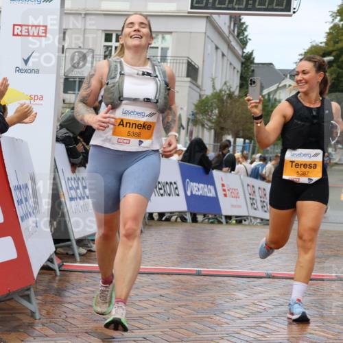31.08.2025 - 21. Blankeneser Heldenlauf Strokosch-Dieckow http://msf.ph/oto/8703251 31.08.2025 13:09:15 Ziel 5388, 5387 meine-sportfotos.de