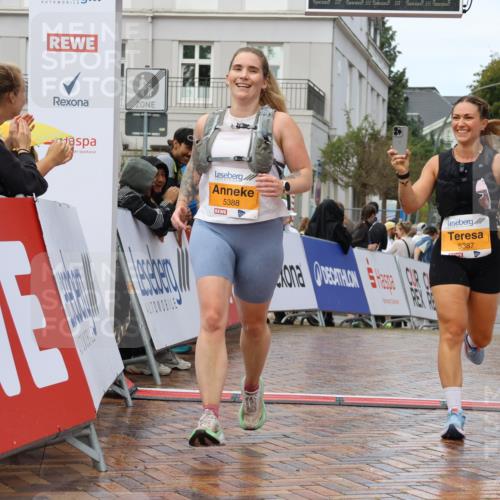 31.08.2025 - 21. Blankeneser Heldenlauf Strokosch-Dieckow http://msf.ph/oto/8703256 31.08.2025 13:09:15 Ziel 5388, 5387 meine-sportfotos.de