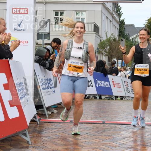 31.08.2025 - 21. Blankeneser Heldenlauf Strokosch-Dieckow http://msf.ph/oto/8703258 31.08.2025 13:09:15 Ziel 5388, 5387 meine-sportfotos.de