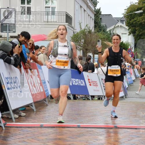 31.08.2025 - 21. Blankeneser Heldenlauf Strokosch-Dieckow http://msf.ph/oto/8703263 31.08.2025 13:09:14 Ziel 5388, 5387, 5031 meine-sportfotos.de