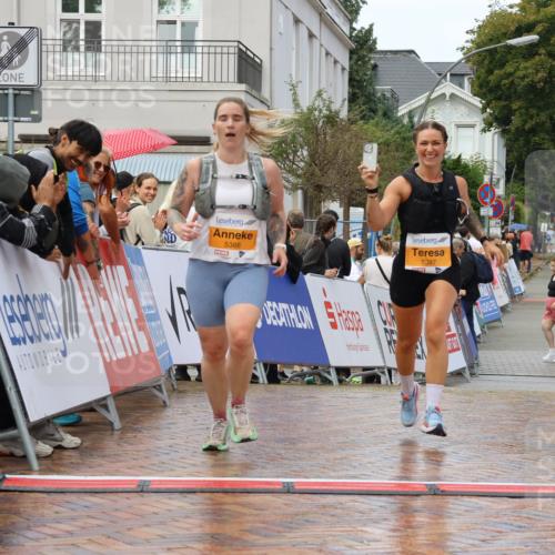 31.08.2025 - 21. Blankeneser Heldenlauf Strokosch-Dieckow http://msf.ph/oto/8703266 31.08.2025 13:09:14 Ziel 5388, 5387, 5031 meine-sportfotos.de