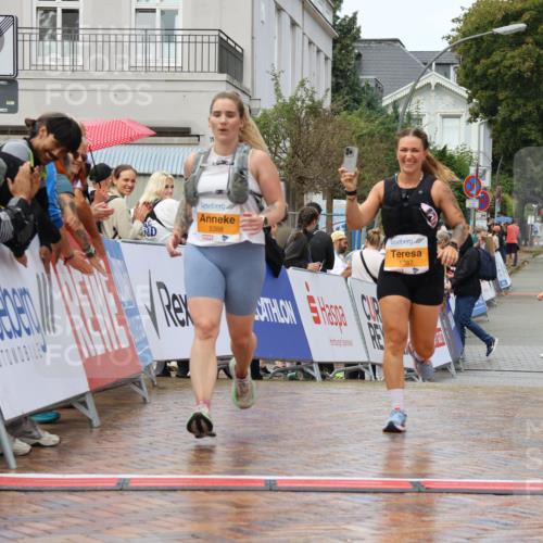 31.08.2025 - 21. Blankeneser Heldenlauf Strokosch-Dieckow http://msf.ph/oto/8703269 31.08.2025 13:09:14 Ziel 5388, 5387, 5031 meine-sportfotos.de