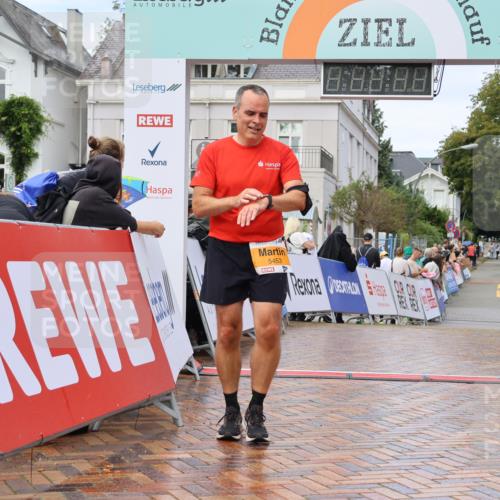31.08.2025 - 21. Blankeneser Heldenlauf Strokosch-Dieckow http://msf.ph/oto/8703322 31.08.2025 13:07:20 Ziel 5809, 5453 meine-sportfotos.de