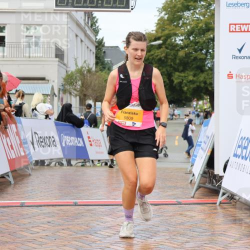 31.08.2025 - 21. Blankeneser Heldenlauf Strokosch-Dieckow http://msf.ph/oto/8703328 31.08.2025 13:07:15 Ziel 5809, 5453 meine-sportfotos.de