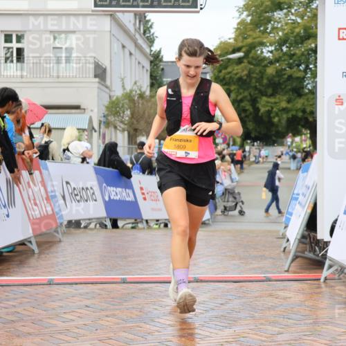 31.08.2025 - 21. Blankeneser Heldenlauf Strokosch-Dieckow http://msf.ph/oto/8703331 31.08.2025 13:07:15 Ziel 5809, 5453 meine-sportfotos.de
