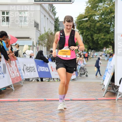 31.08.2025 - 21. Blankeneser Heldenlauf Strokosch-Dieckow http://msf.ph/oto/8703332 31.08.2025 13:07:15 Ziel 5809, 5453 meine-sportfotos.de