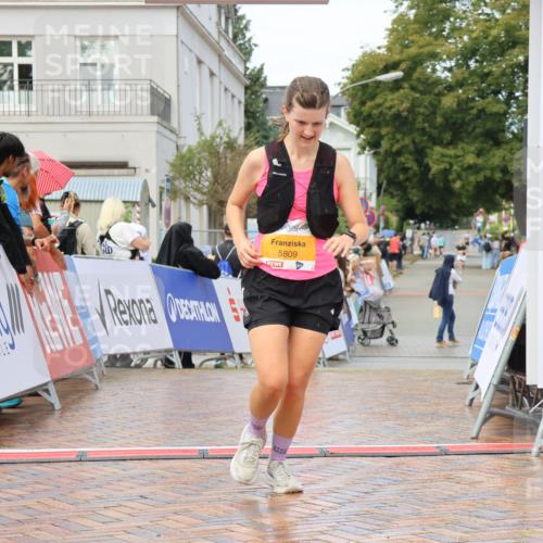 31.08.2025 - 21. Blankeneser Heldenlauf Strokosch-Dieckow http://msf.ph/oto/8703333 31.08.2025 13:07:15 Ziel 5809, 5453 meine-sportfotos.de