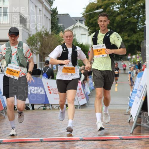 31.08.2025 - 21. Blankeneser Heldenlauf Strokosch-Dieckow http://msf.ph/oto/8703370 31.08.2025 13:06:35 Ziel 5098, 5542, 5541, 5544 meine-sportfotos.de