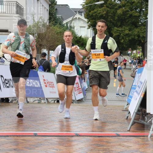 31.08.2025 - 21. Blankeneser Heldenlauf Strokosch-Dieckow http://msf.ph/oto/8703378 31.08.2025 13:06:34 Ziel 5098, 5542, 5541, 5544 meine-sportfotos.de