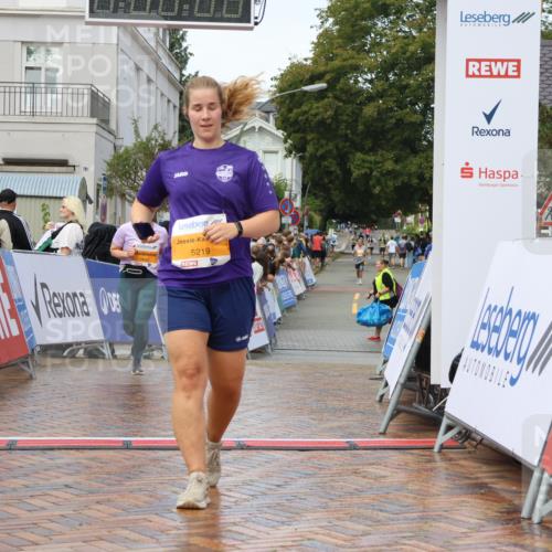 31.08.2025 - 21. Blankeneser Heldenlauf Strokosch-Dieckow http://msf.ph/oto/8703414 31.08.2025 13:06:03 Ziel 5219, 5594, 5692 meine-sportfotos.de