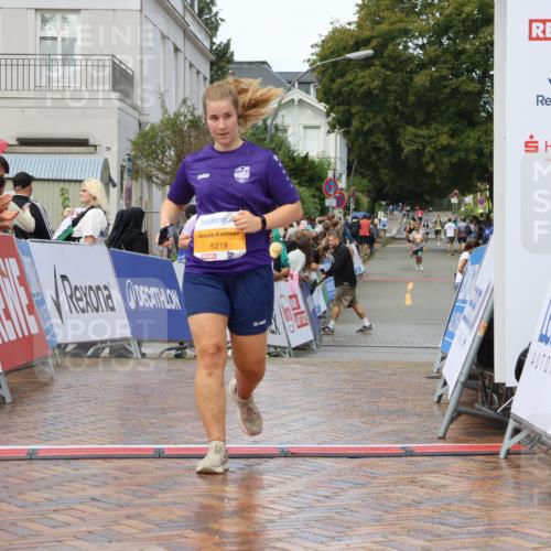 31.08.2025 - 21. Blankeneser Heldenlauf Strokosch-Dieckow http://msf.ph/oto/8703418 31.08.2025 13:06:03 Ziel 5219, 5594, 5692 meine-sportfotos.de