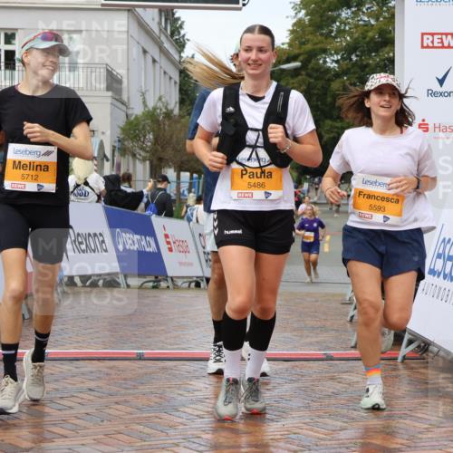 31.08.2025 - 21. Blankeneser Heldenlauf Strokosch-Dieckow http://msf.ph/oto/8703424 31.08.2025 13:05:55 Ziel 5593, 5594, 5712, 5486 meine-sportfotos.de
