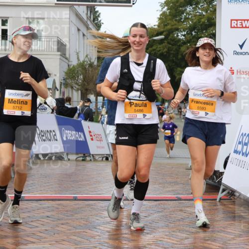 31.08.2025 - 21. Blankeneser Heldenlauf Strokosch-Dieckow http://msf.ph/oto/8703425 31.08.2025 13:05:55 Ziel 5593, 5594, 5712, 5486 meine-sportfotos.de