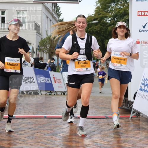 31.08.2025 - 21. Blankeneser Heldenlauf Strokosch-Dieckow http://msf.ph/oto/8703426 31.08.2025 13:05:55 Ziel 5593, 5594, 5712, 5486 meine-sportfotos.de