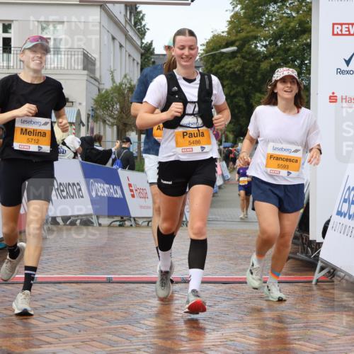 31.08.2025 - 21. Blankeneser Heldenlauf Strokosch-Dieckow http://msf.ph/oto/8703428 31.08.2025 13:05:55 Ziel 5593, 5594, 5712, 5486 meine-sportfotos.de