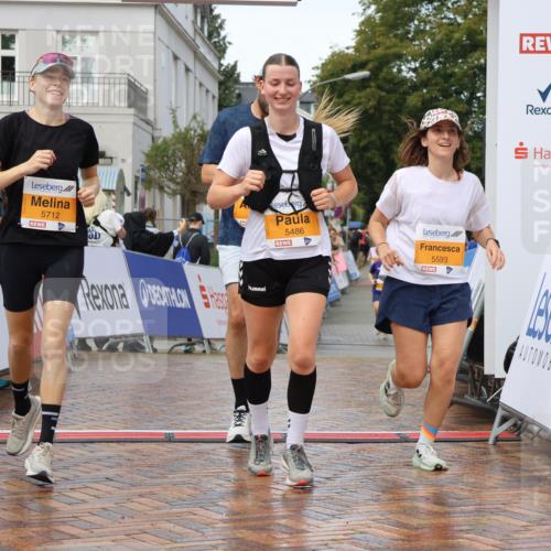 31.08.2025 - 21. Blankeneser Heldenlauf Strokosch-Dieckow http://msf.ph/oto/8703429 31.08.2025 13:05:54 Ziel 5593, 5594, 5712, 5486 meine-sportfotos.de