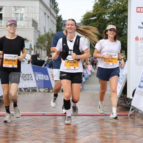 31.08.2025 - 21. Blankeneser Heldenlauf Strokosch-Dieckow http://msf.ph/oto/8703431 31.08.2025 13:05:54 Ziel 5593, 5594, 5712, 5486 meine-sportfotos.de