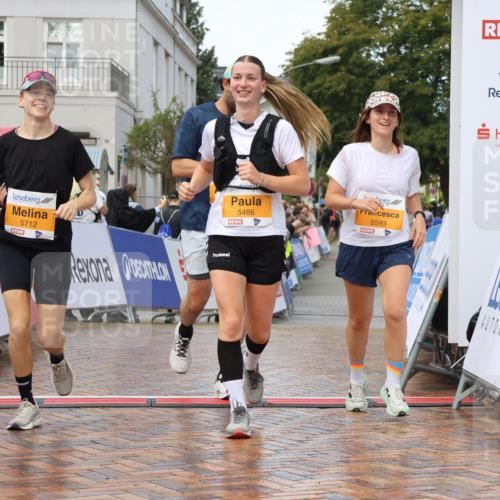 31.08.2025 - 21. Blankeneser Heldenlauf Strokosch-Dieckow http://msf.ph/oto/8703432 31.08.2025 13:05:54 Ziel 5593, 5594, 5712, 5486 meine-sportfotos.de