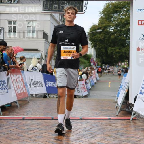 31.08.2025 - 21. Blankeneser Heldenlauf Strokosch-Dieckow http://msf.ph/oto/8703449 31.08.2025 13:05:25 Ziel 5768 meine-sportfotos.de