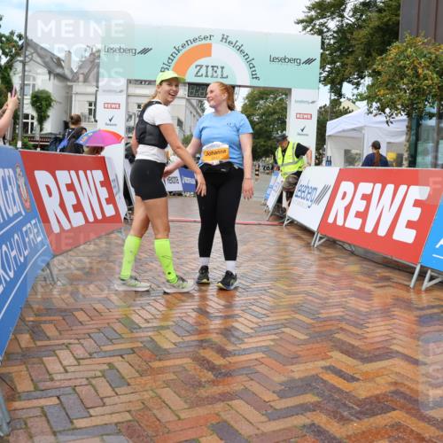 31.08.2025 - 21. Blankeneser Heldenlauf Strokosch-Dieckow http://msf.ph/oto/8703467 31.08.2025 13:04:57 Ziel 5090, 5228, 5546, 5545, 5126, 5125 meine-sportfotos.de