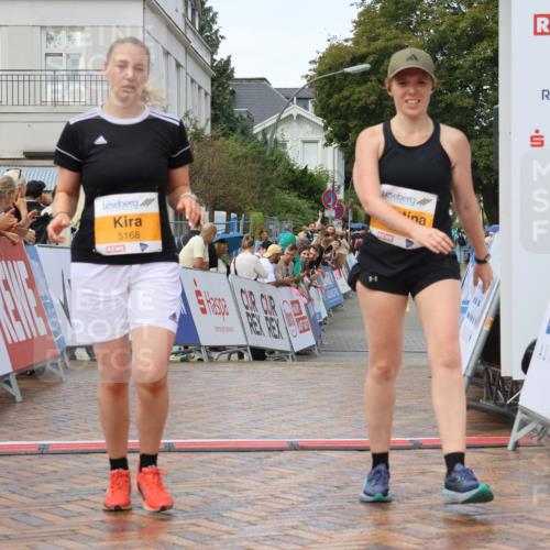 31.08.2025 - 21. Blankeneser Heldenlauf Strokosch-Dieckow http://msf.ph/oto/8703548 31.08.2025 13:03:45 Ziel 5168, 5802, 5227 meine-sportfotos.de