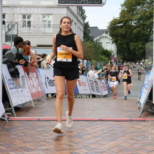 31.08.2025 - 21. Blankeneser Heldenlauf Strokosch-Dieckow http://msf.ph/oto/8703564 31.08.2025 13:03:40 Ziel 5802, 5227 meine-sportfotos.de