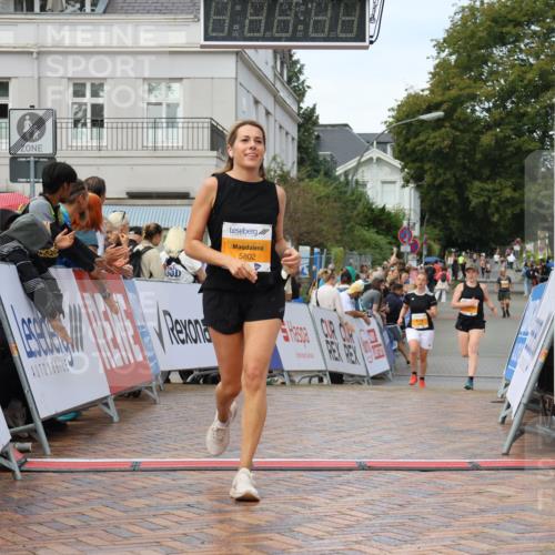 31.08.2025 - 21. Blankeneser Heldenlauf Strokosch-Dieckow http://msf.ph/oto/8703569 31.08.2025 13:03:40 Ziel 5802, 5227 meine-sportfotos.de