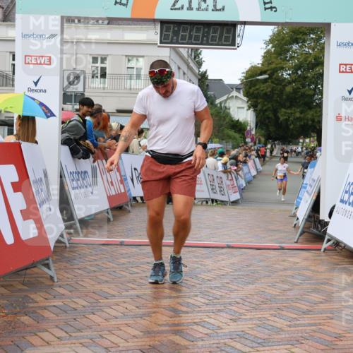 31.08.2025 - 21. Blankeneser Heldenlauf Strokosch-Dieckow http://msf.ph/oto/8703602 31.08.2025 13:03:04 Ziel 5038 meine-sportfotos.de