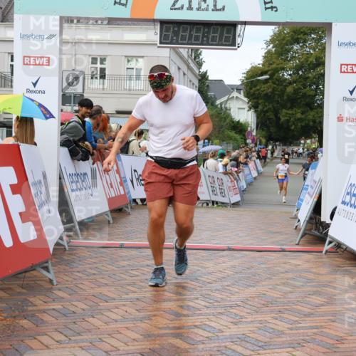 31.08.2025 - 21. Blankeneser Heldenlauf Strokosch-Dieckow http://msf.ph/oto/8703603 31.08.2025 13:03:04 Ziel 5038 meine-sportfotos.de