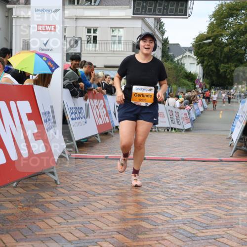 31.08.2025 - 21. Blankeneser Heldenlauf Strokosch-Dieckow http://msf.ph/oto/8703615 31.08.2025 13:02:49 Ziel 5754, 5603 meine-sportfotos.de